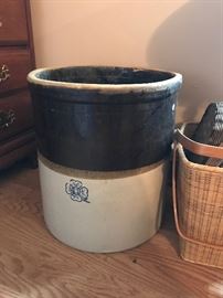 Large 10 Gallon Two-Tone Crock with Blue Clover Mark