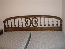 LARGE, NICE ESTATE - California King Bed or a combination of 2 twin beds - can be set up either way