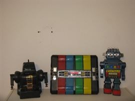 Milton Bradley Super Simon, Vintage Plastic BO Robot #1031, Vintage 1978 Schaper toys TOBOR Robot 