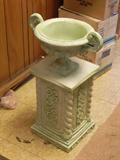 PEDESTAL W/ PLANTER