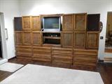 ENTERTAINMENT UNIT THAT CAN BE STACKED TO YOUR NEEDS