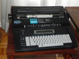 VERY GOOD PORTABLE ELECTRIC TYPEWRITER