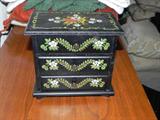 CUTE MUSICAL JEWELRY BOX