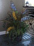 BEAUTIFUL ARRANGEMENT IN URN