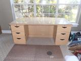 VERY NICE DESK
