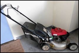 Honda lawn mower with bagger