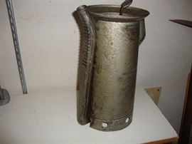 Old oil can