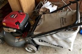 Good working condition law mower.