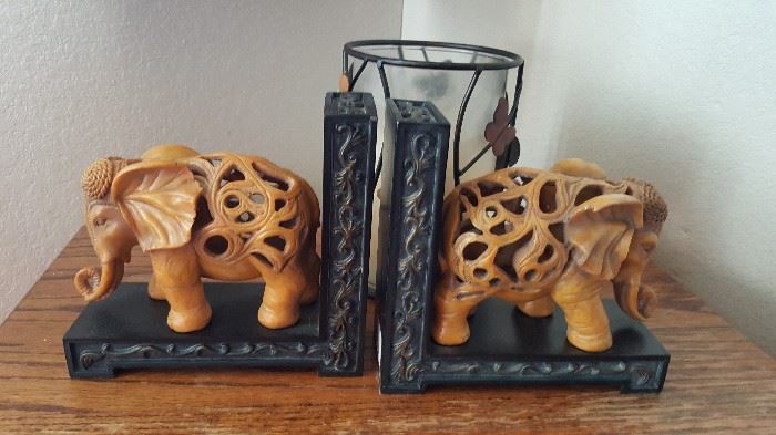 Lots of fun decor - elephant bookends