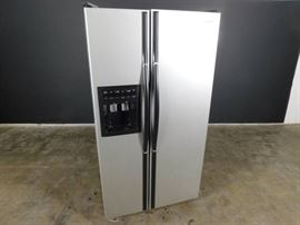 Samsung Side By Side Refigderator Plugged In Cools