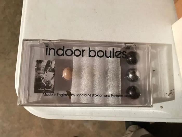 Indoor boules set