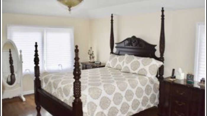 Queen Bernhardt Bedroom set includes bed, dresser, mirror, 2 nightstands
