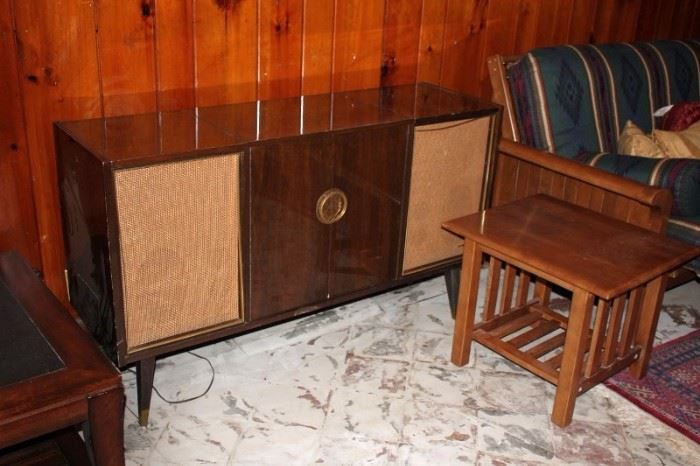 Mid-Cent Stereo Cabinet