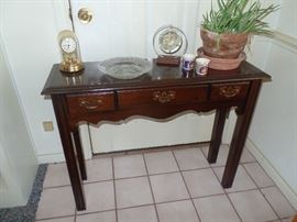 Sofa Table with Décor items + plant