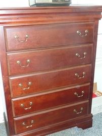 5 Drawer Chest that is NICE!