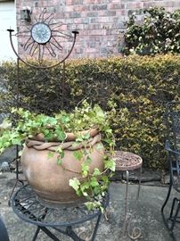 Nice and unique pottery planter. 