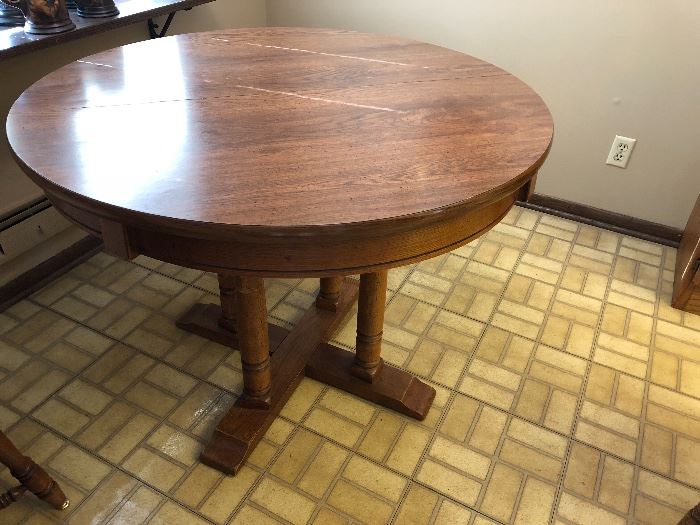 40" Table with 18" Leaf