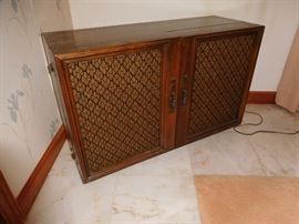 General Electric compact stereo system with turntable