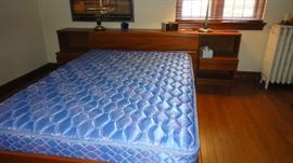 Contemporary platform bed w/ nightstands 