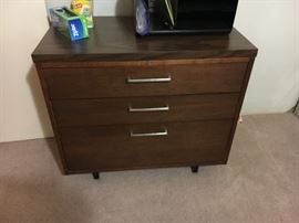 Wood chest of drawers