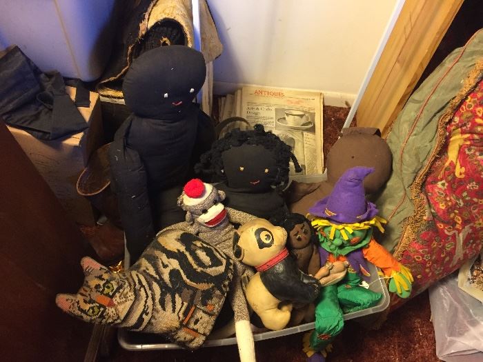 LOTS OF OLD STUFFED DOLLS AND TOYS