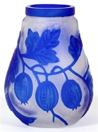#1010 - THOMAS WEBB & SONS BLUE CAMEO GLASS VASE, CIRCA 1880-1910, H 3.25", DIA 2.25"