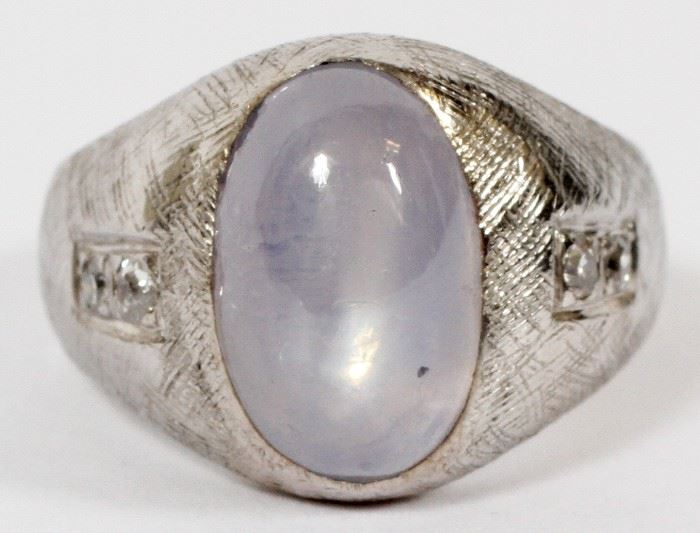#1174 - MOONSTONE CABOCHON LADY'S RING, 14KT WHITE GOLD SIZE 6.75,