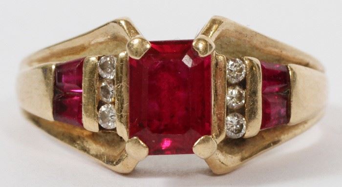 #2098 - 1.10 CT RUBY WITH DIAMONDS SET 10 KT GOLD RING