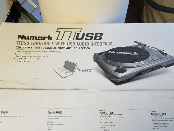 Numark TTUSB Turntable with USB Auto Interface - It looks like it has never been out of the box. 