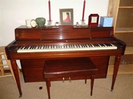 nice piano & bench