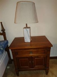 night stand/lamp table