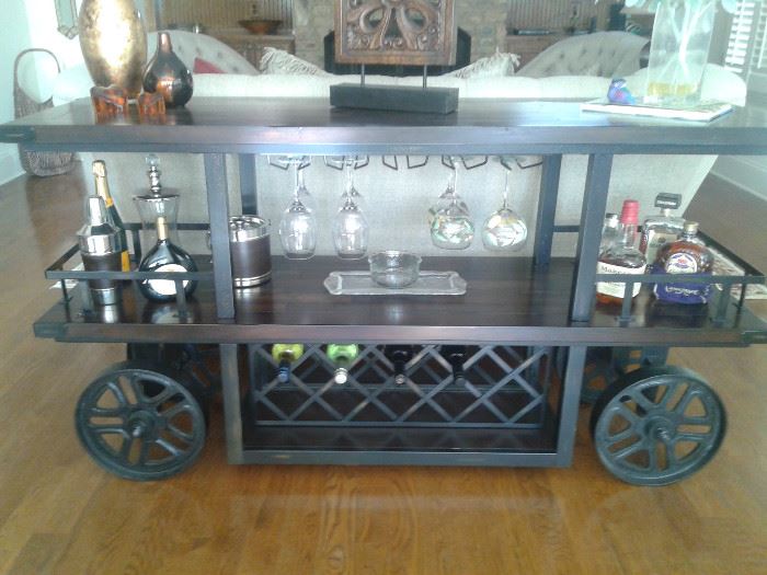 Wayne Bar Console-Haverty's