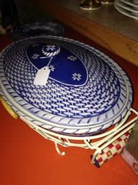 Blue & white oval casserole in caddy