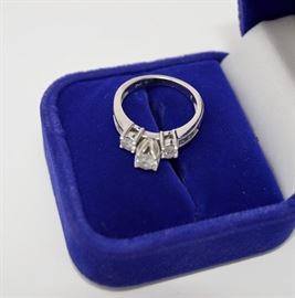 Diamond "Past, present, future" 9-stone ring.