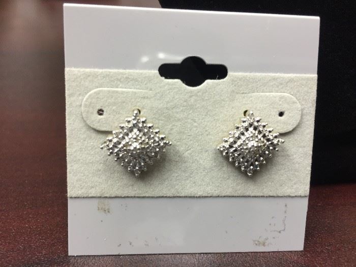 4-piece Sterling silver jewelry set.