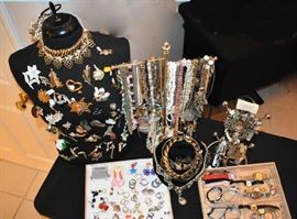 Erwin Pearl Necklace & Earrings, Bracelets, Necklaces, Rings, Earrings, Broaches, Vintage Necklaces, Key Changes, Watches, Pocket Watches