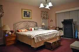 Huntley by Thomasville Bedroom set, Lamps, Art, Chest