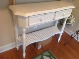 White Foyer Style Table $ 120.00