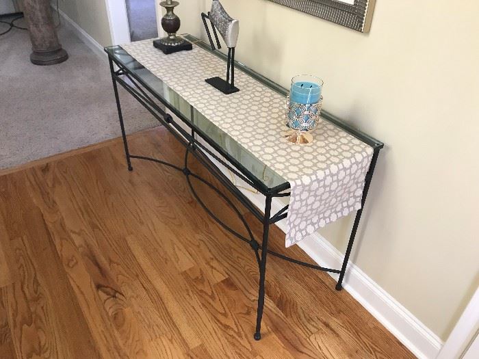Glass/metal couch/hall table. 