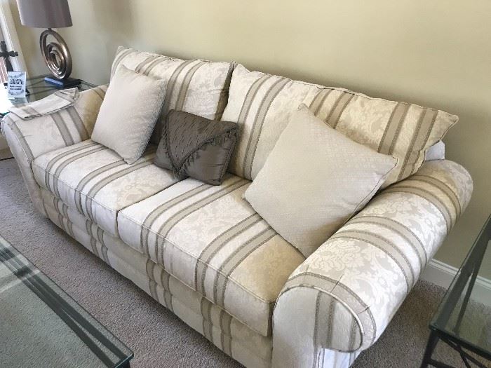 Queen sleep sofa (Living room set).