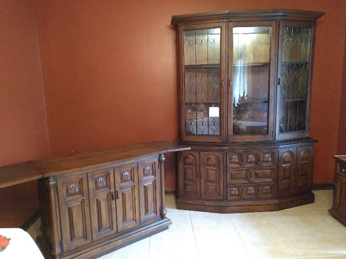 Buffet with Matching Hutch and Dining Table with 8 Chairs 
