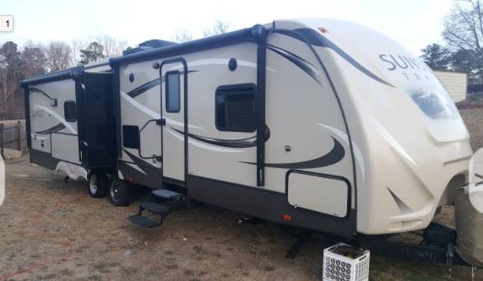  2015 CrossRoads Sunset Trail Reserve 32RL Travel Trailer. More pictures at the end of photo album. 