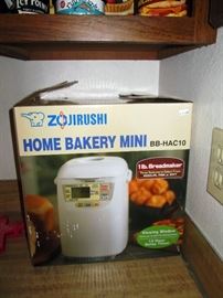 Kitchen:  Zojieushi Home Bakery Mini (New in Box)