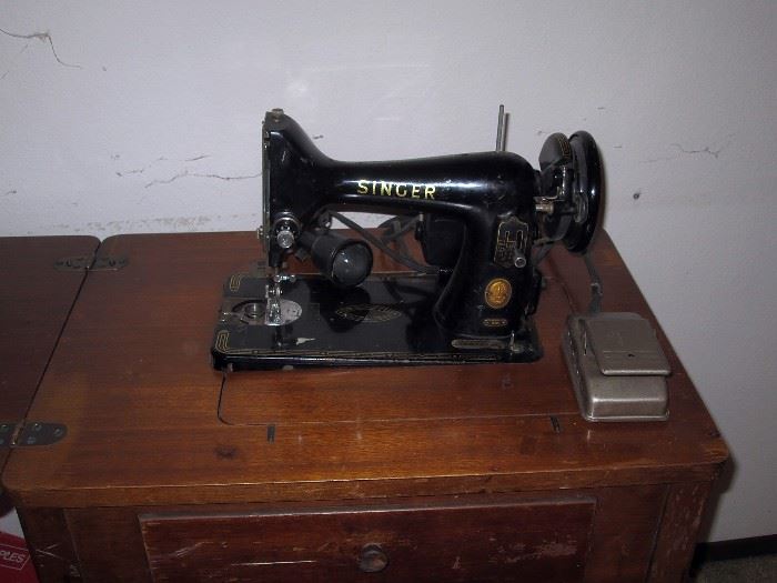 Dining Room:  Singer Sewing Machine