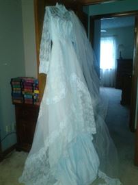 ELEGANT WEDDING DRESS SIZE 6