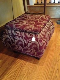 Storage ottoman