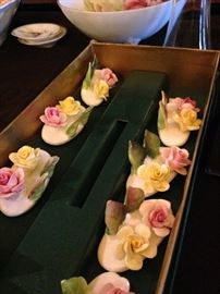 Porcelain rose place holders