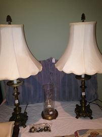 Matching lamps