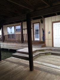 Boathouse ----enter and relax!