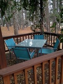 Patio table & 4 chairs